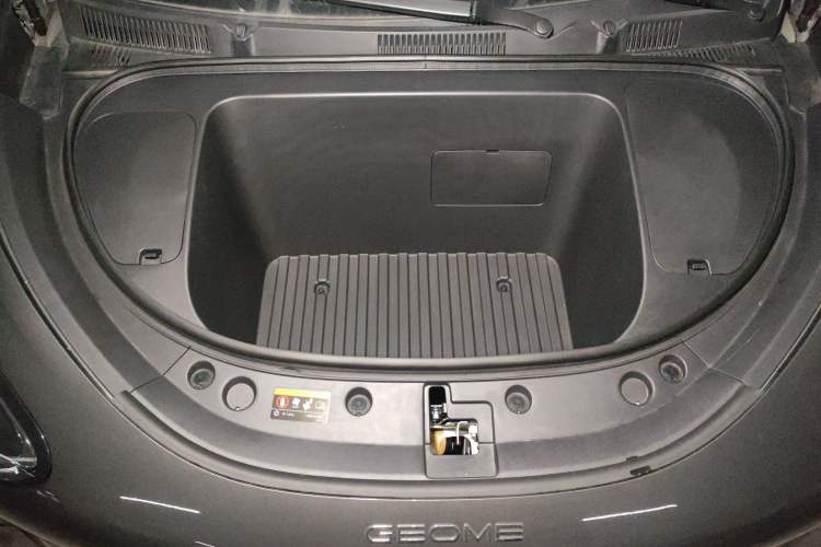 Used Geely Galaxy Geome 2025 310km Youth Edition Engine Bay
