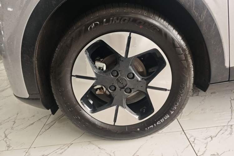 Used Geely Galaxy Geome 2025 UP 410km Exploration Edition Exterior 4