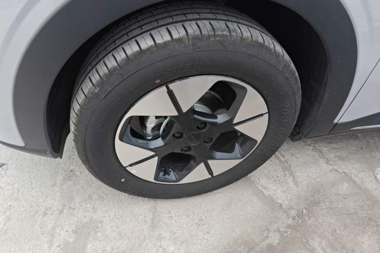 Used Geely Galaxy Geome 2025 UP 410km Exploration Edition Exterior 4