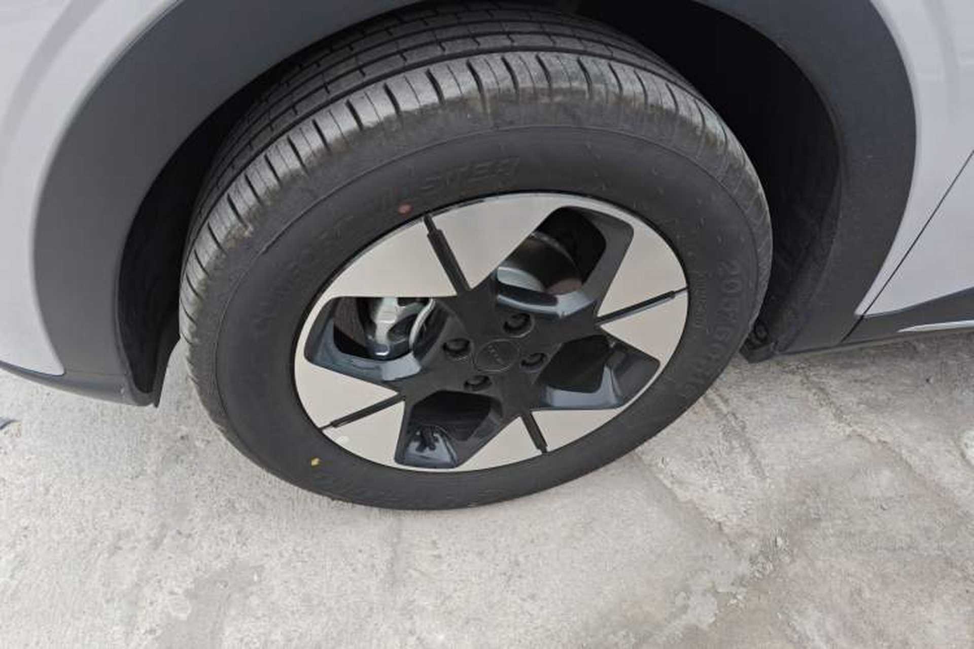 Used Geely Galaxy Geome 2025 UP 410km Exploration Edition Exterior 4