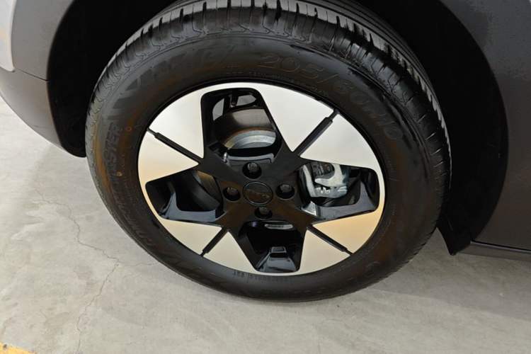 Used Geely Galaxy Geome 2025 310km Dream Edition Exterior 5