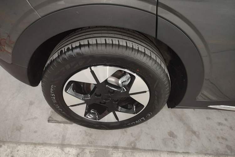 Used Geely Galaxy Geome 2025 UP 410km Exploration Edition Exterior 5