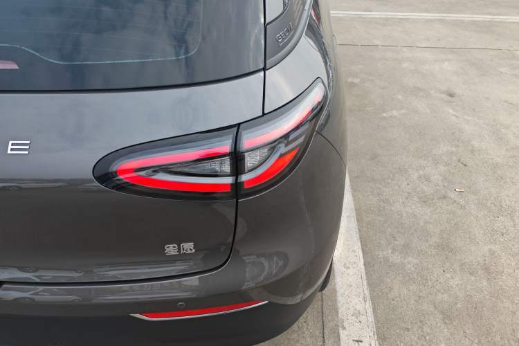 Used Geely Galaxy Geome 2025 UP 410km Exploration Edition Exterior 6