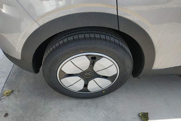 Used Geely Galaxy Geome 2025 310km Youth Edition Exterior 8