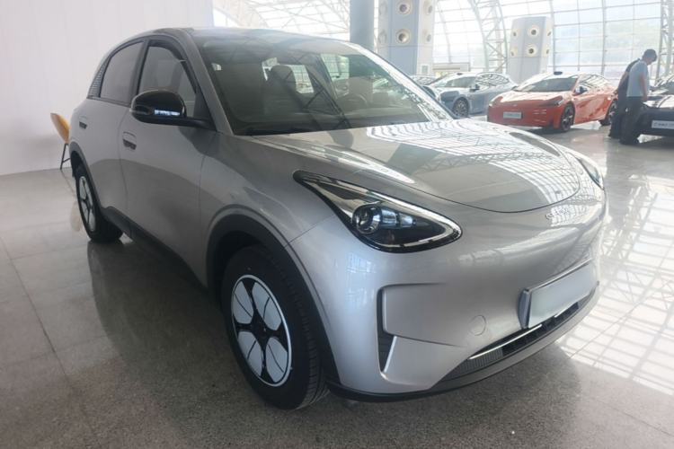 Used Geely Galaxy Geome 2025 410 km Free Version Front Right 45 Deg