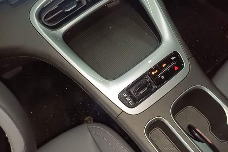 Used Geely Galaxy Geome 2025 310km Youth Edition Gear Lever