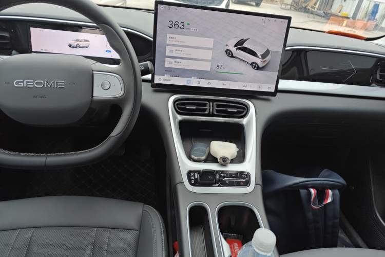 Used Geely Galaxy Geome 2025 UP 410km Exploration Edition Gear Lever