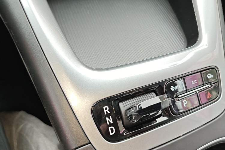 Used Geely Galaxy Geome 2025 410 km Free Version Gear Lever