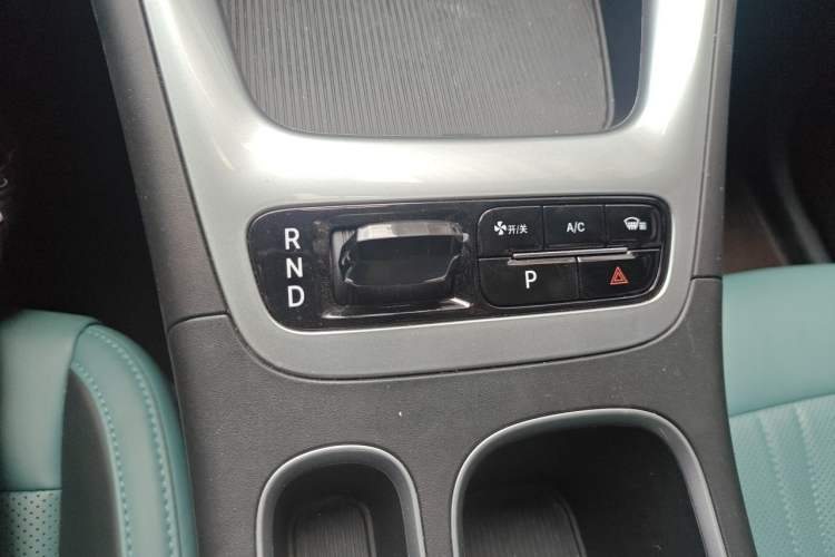 Used Geely Galaxy Geome 2025 310km Youth Edition Gear Lever