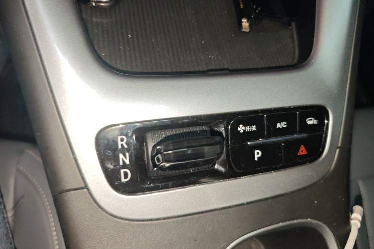 Used Geely Galaxy Geome 2025 310km Youth Edition Gear Lever