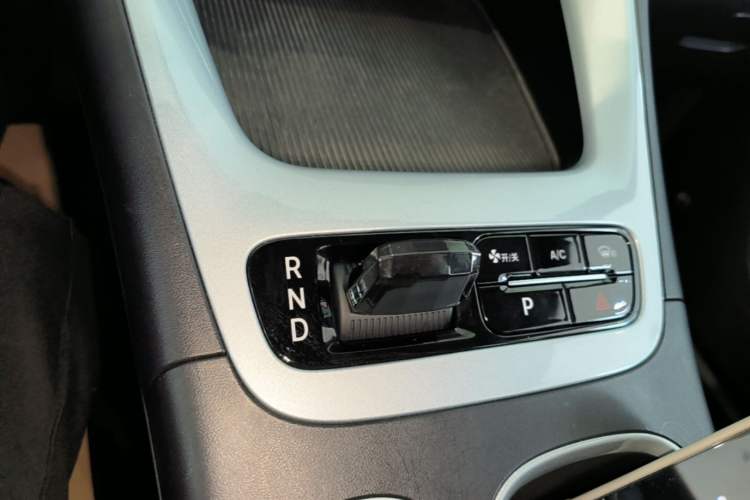 Used Geely Galaxy Geome 2025 UP 410km Exploration Edition Gear Lever