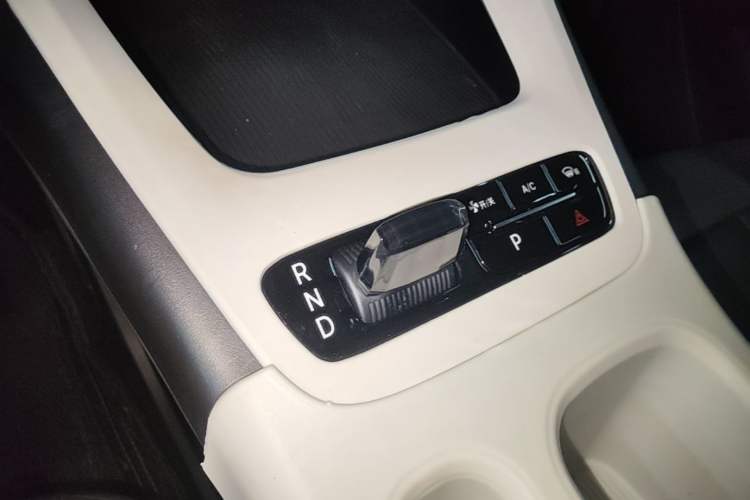 Used Geely Galaxy Geome 2025 310km Youth Edition Gear Lever