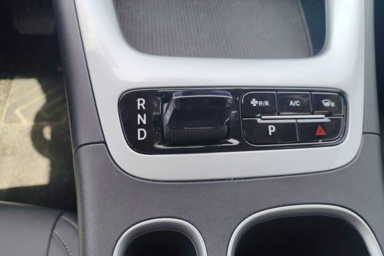 Used Geely Galaxy Geome 2025 310km Youth Edition Gear Lever