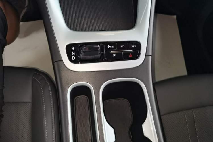 Used Geely Galaxy Geome 2025 410 km Free Version Gear Lever