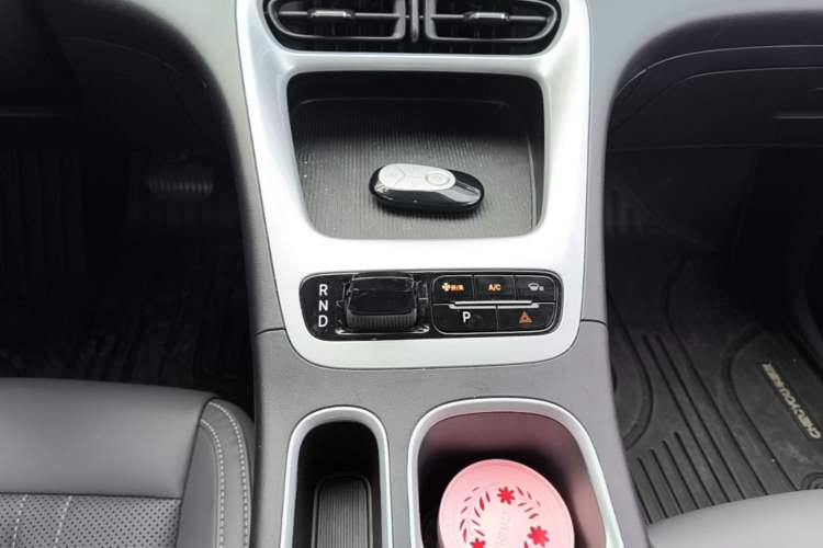 Used Geely Galaxy Geome 2025 UP 410km Exploration Edition Gear Lever