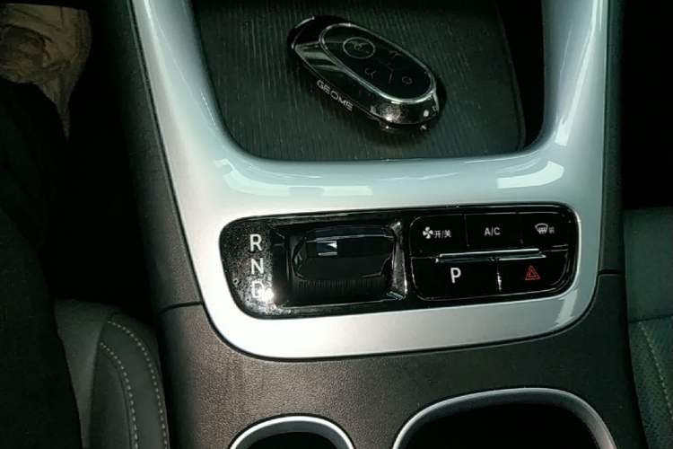 Used Geely Galaxy Geome 2025 UP 410km Exploration Edition Gear Lever