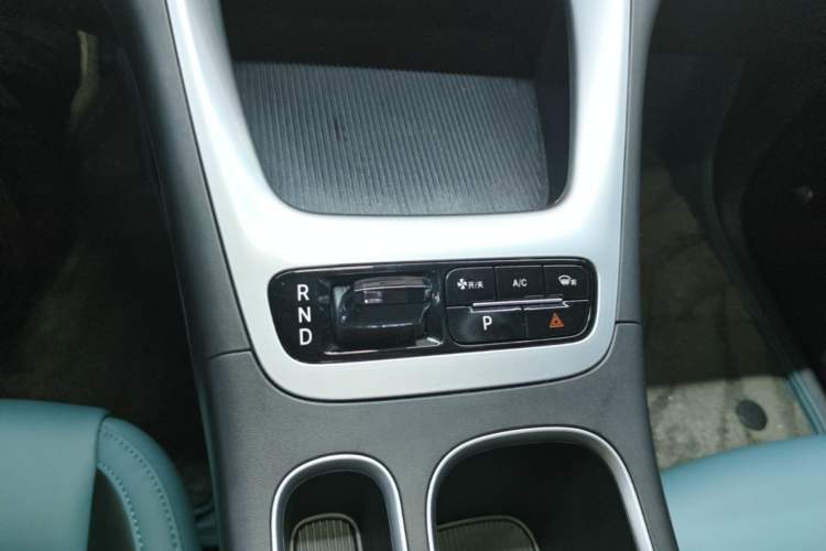Used Geely Galaxy Geome 2025 UP 410km Exploration Edition Gear Lever