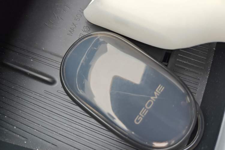 Used Geely Galaxy Geome 2025 UP 410km Exploration Edition Interior 1