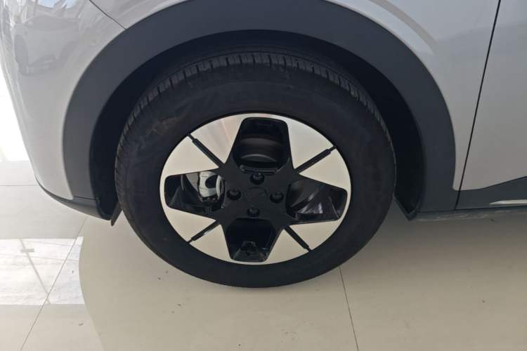 Used Geely Galaxy Geome 2025 310km Dream Edition Left Front Wheel Hub