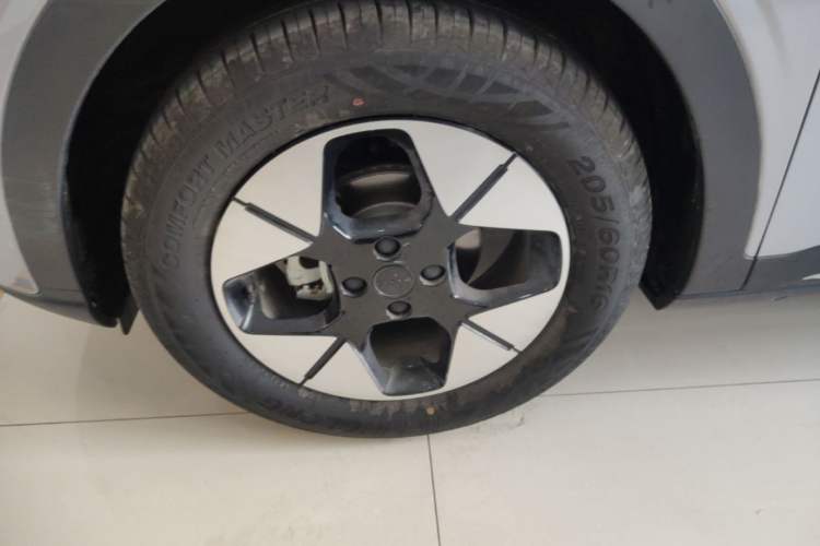 Used Geely Galaxy Geome 2025 UP 410km Exploration Edition Left Front Wheel Hub