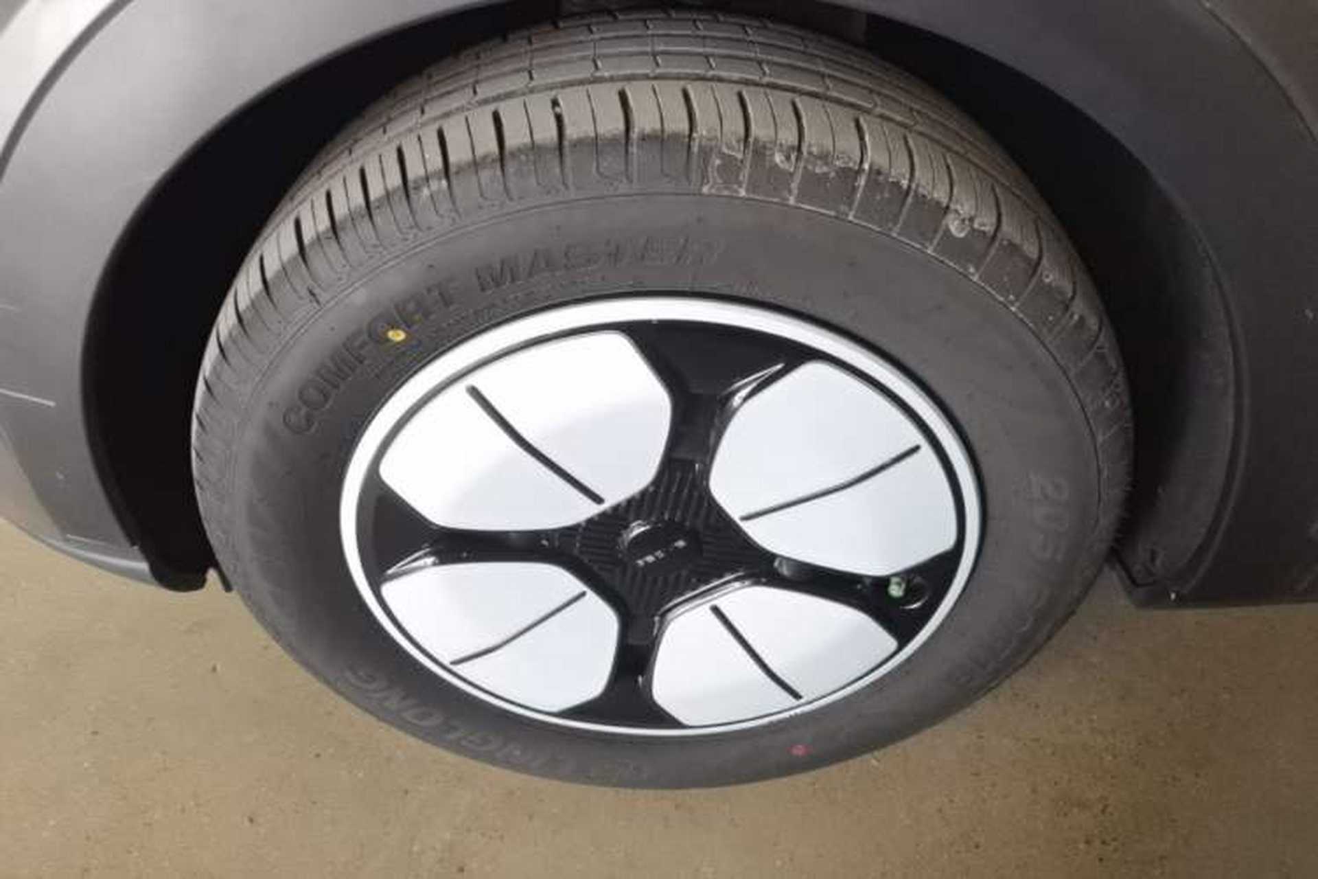 Used Geely Galaxy Geome 2025 410 km Free Version Left Front Wheel Hub