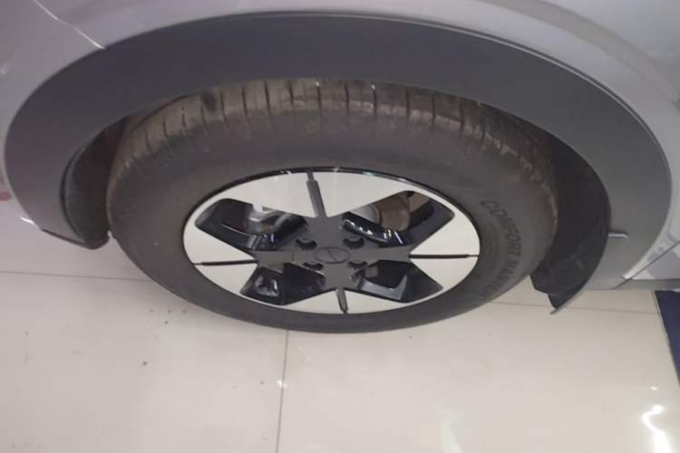 Used Geely Galaxy Geome 2025 310km Dream Edition Left Front Wheel Hub