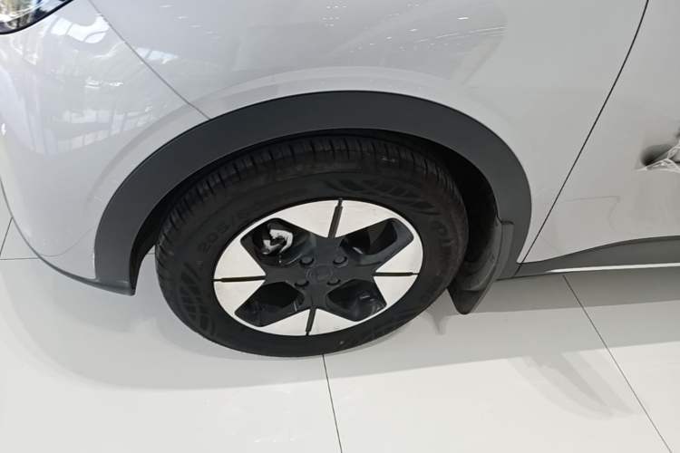 Used Geely Galaxy Geome 2025 310km Dream Edition Left Front Wheel Hub