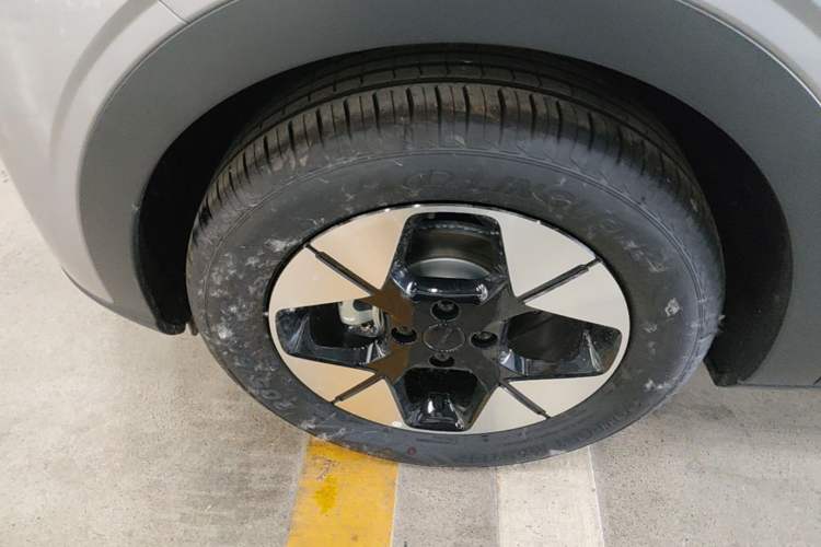 Used Geely Galaxy Geome 2025 310km Dream Edition Left Front Wheel Hub