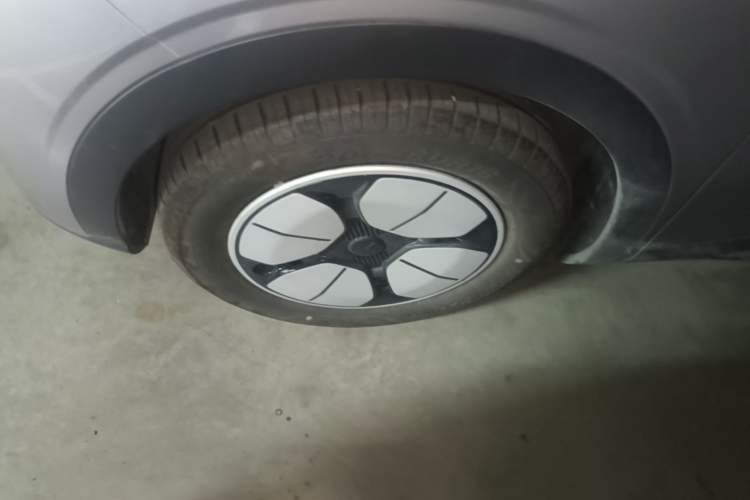 Used Geely Galaxy Geome 2025 310km Youth Edition Left Front Wheel Hub