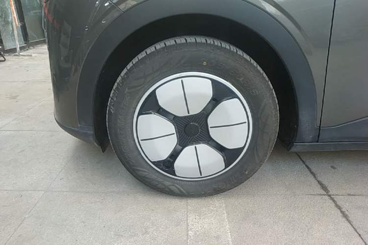 Used Geely Galaxy Geome 2025 310km Youth Edition Left Front Wheel Hub