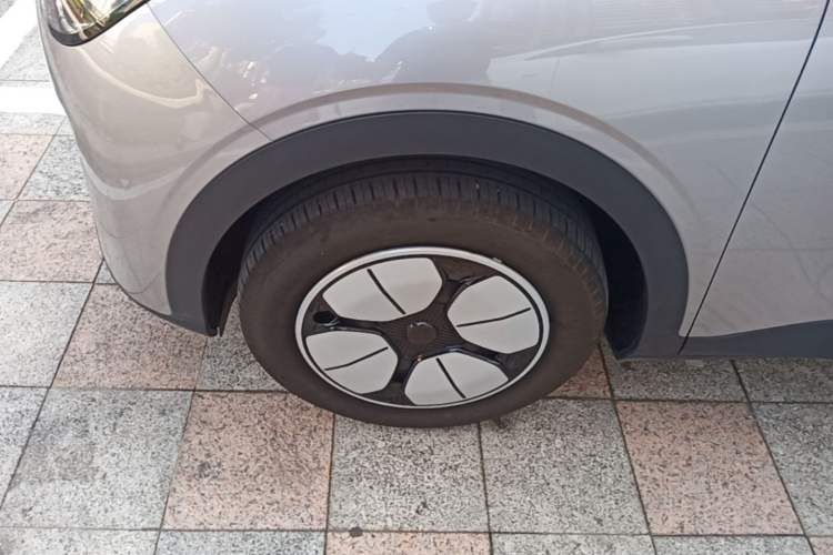Used Geely Galaxy Geome 2025 310km Youth Edition Left Front Wheel Hub