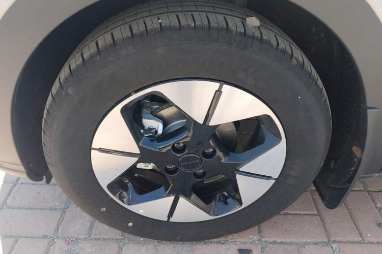 Used Geely Galaxy Geome 2025 310km Dream Edition Left Front Wheel Hub