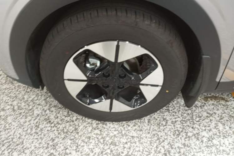 Used Geely Galaxy Geome 2025 310km Dream Edition Left Front Wheel Hub