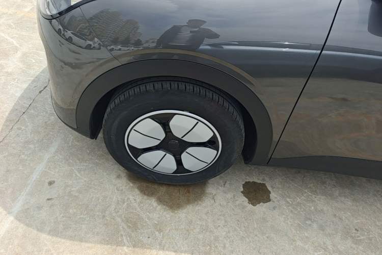 Used Geely Galaxy Geome 2025 310km Youth Edition Left Front Wheel Hub
