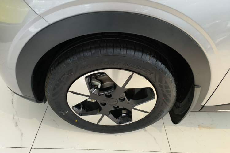 Used Geely Galaxy Geome 2025 UP 410km Exploration Edition Left Front Wheel Hub