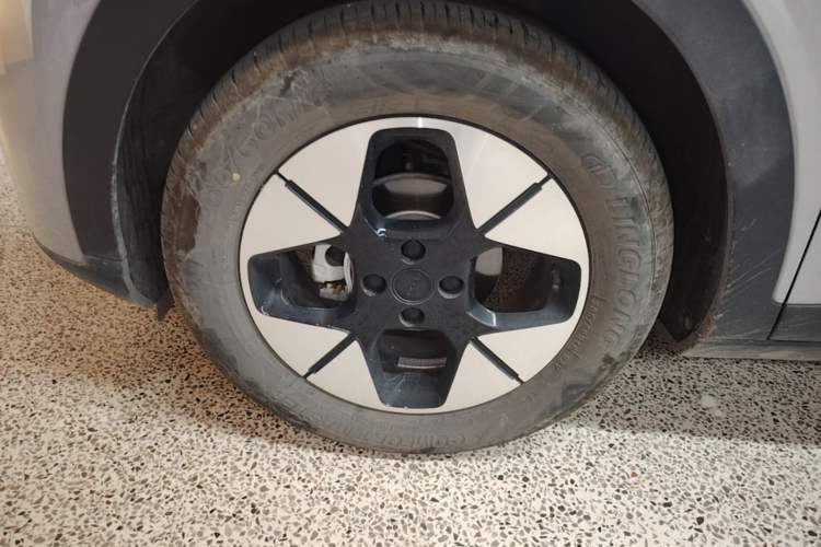 Used Geely Galaxy Geome 2025 UP 410km Exploration Edition Left Front Wheel Hub