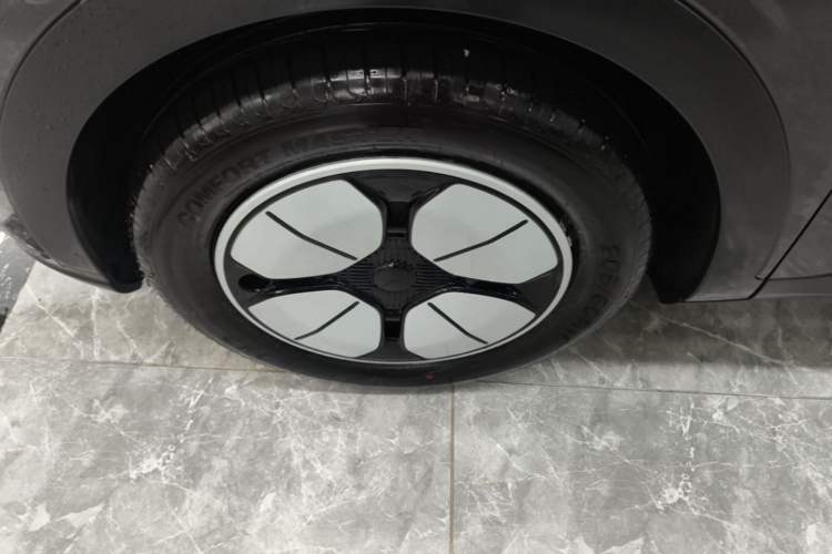 Used Geely Galaxy Geome 2025 310km Youth Edition Left Front Wheel Hub