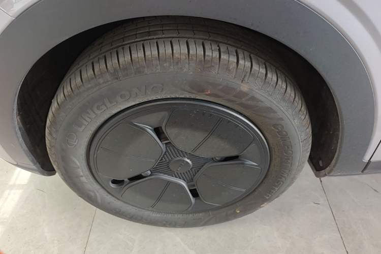 Used Geely Galaxy Geome 2025 310km Youth Edition Left Front Wheel Hub