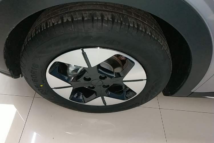 Used Geely Galaxy Geome 2025 UP 410km Exploration Edition Left Front Wheel Hub