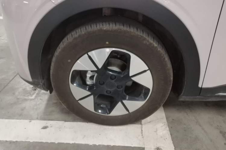 Used Geely Galaxy Geome 2025 310km Dream Edition Left Front Wheel Hub