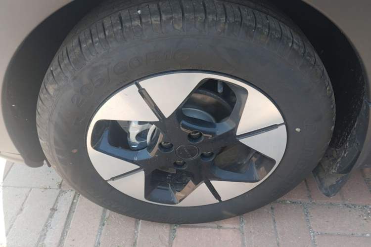Used Geely Galaxy Geome 2025 310km Dream Edition Left Front Wheel Hub