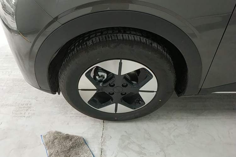 Used Geely Galaxy Geome 2025 310km Dream Edition Left Front Wheel Hub