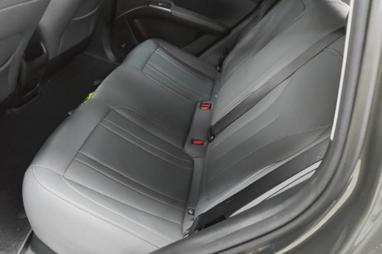 Used Geely Galaxy Geome 2025 310km Youth Edition Left Rear Seat