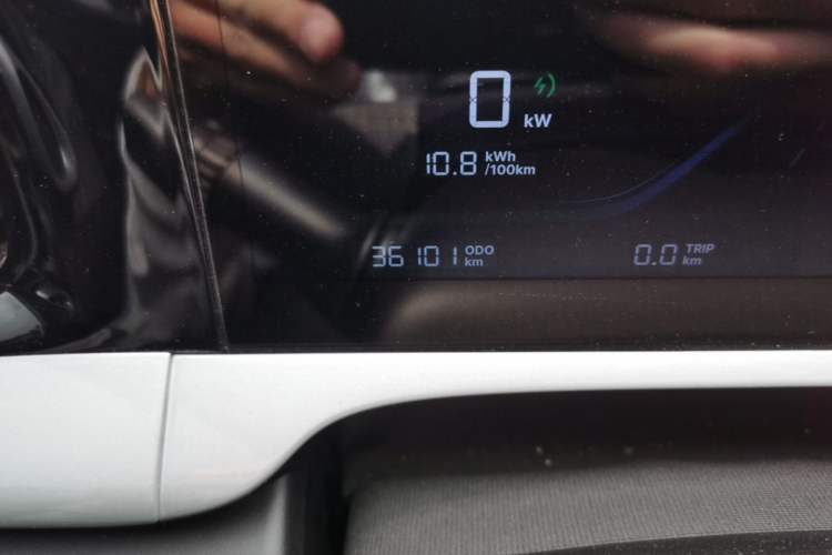 Used Geely Galaxy Geome 2025 UP 410km Exploration Edition Odometer Close Up