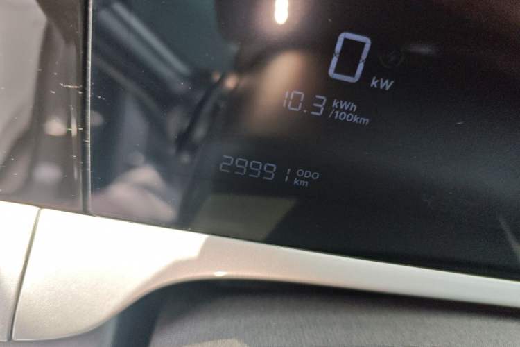 Used Geely Galaxy Geome 2025 UP 410km Exploration Edition Odometer Close Up