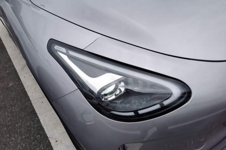 Used Geely Galaxy Geome 2025 UP 410km Exploration Edition Right Front Headlight