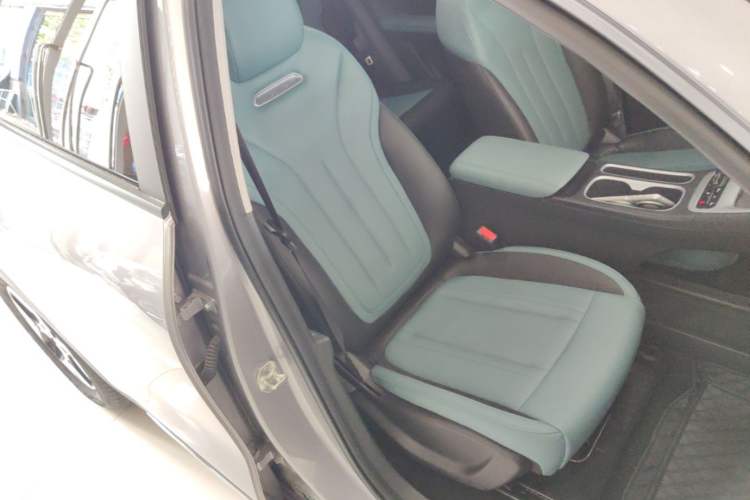 Used Geely Galaxy Geome 2025 UP 410km Exploration Edition Right Front Seat
