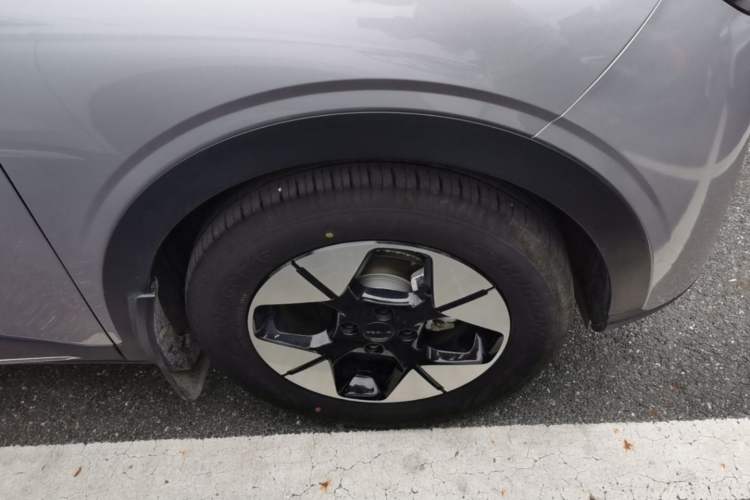 Used Geely Galaxy Geome 2025 UP 410km Exploration Edition Right Front Wheel Hub