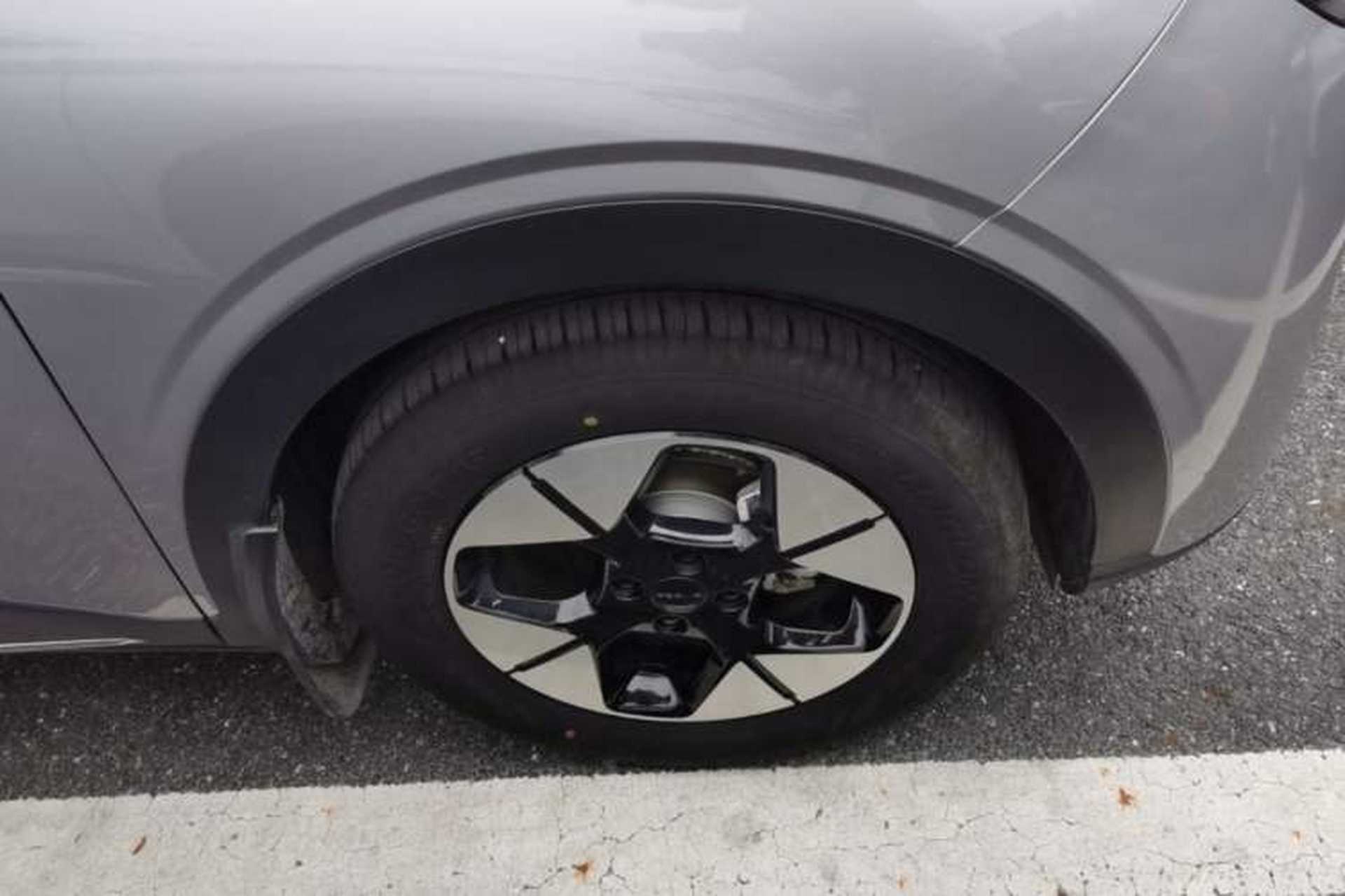 Used Geely Galaxy Geome 2025 UP 410km Exploration Edition Right Front Wheel Hub