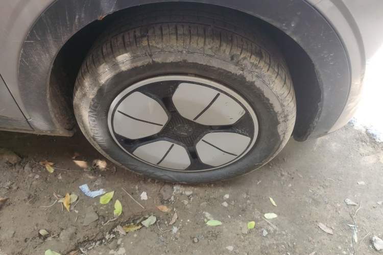 Used Geely Galaxy Geome 2025 310km Youth Edition Right Front Wheel Hub
